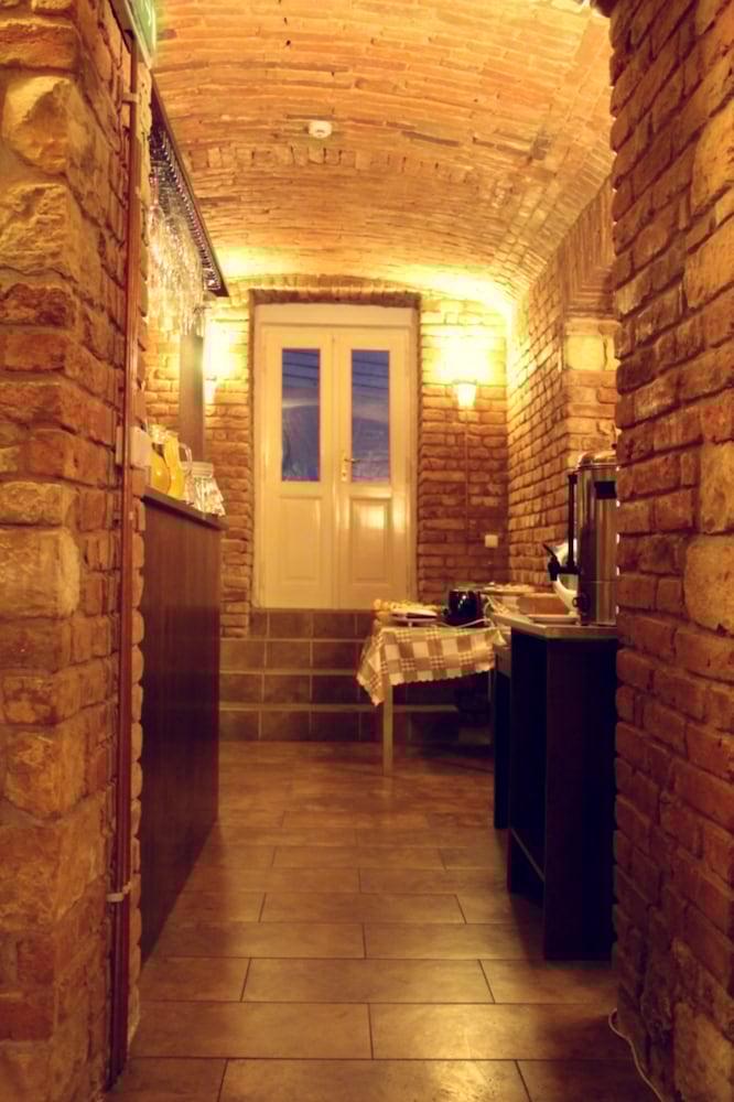 Unique Hotel 4*