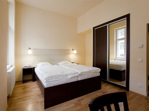 Trevi Hotel